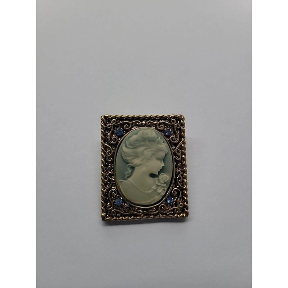 The Unbranded Brand Jewelry - Vintage Cameo Brooch Gold Tone Filigree Frame Blue Rhinestone Classic Victorian